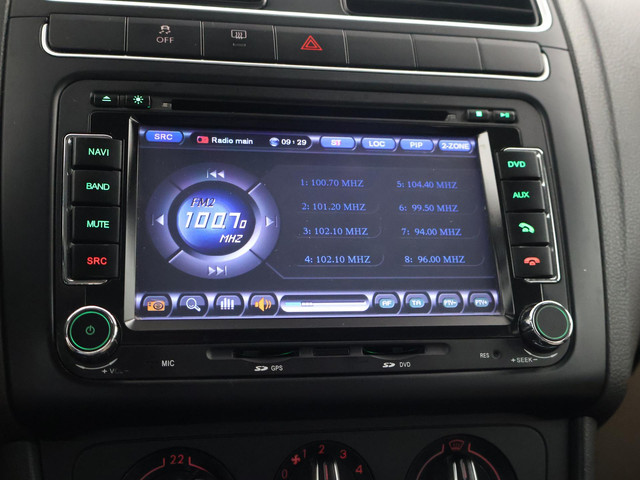 Volkswagen Polo 1.2 TSI 105 PK 5-DEURS GTI LOOK + TREKHAAK | 17 INCH | PRIVACY GLASS