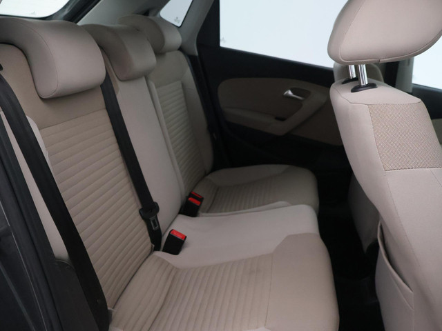 Volkswagen Polo 1.2 TSI 105 PK 5-DEURS GTI LOOK + TREKHAAK | 17 INCH | PRIVACY GLASS