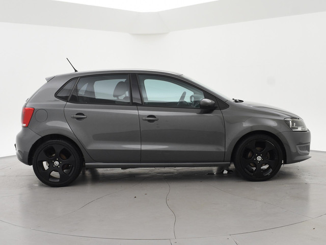 Volkswagen Polo 1.2 TSI 105 PK 5-DEURS GTI LOOK + TREKHAAK | 17 INCH | PRIVACY GLASS