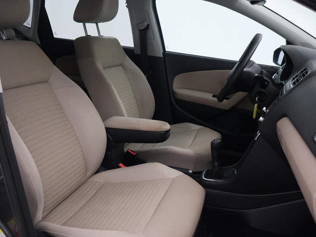 Volkswagen Polo 1.2 TSI 105 PK 5-DEURS GTI LOOK + TREKHAAK | 17 INCH | PRIVACY GLASS