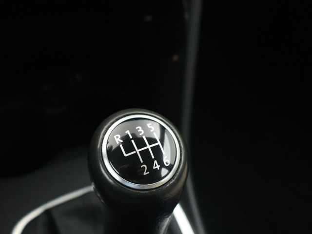 Volkswagen Polo 1.2 TSI 105 PK 5-DEURS GTI LOOK + TREKHAAK | 17 INCH | PRIVACY GLASS