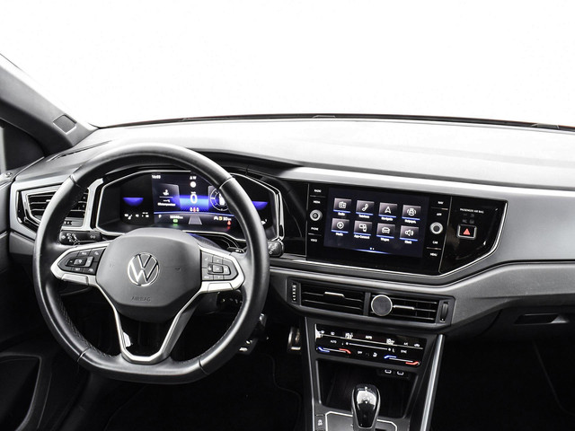 Volkswagen Polo 1.0 TSI 95PK DSG R-Line · Apple Android Car Play · Camera · Clima · Navigatie · Draadloos laden · Getint glas · Garantie t m 22-