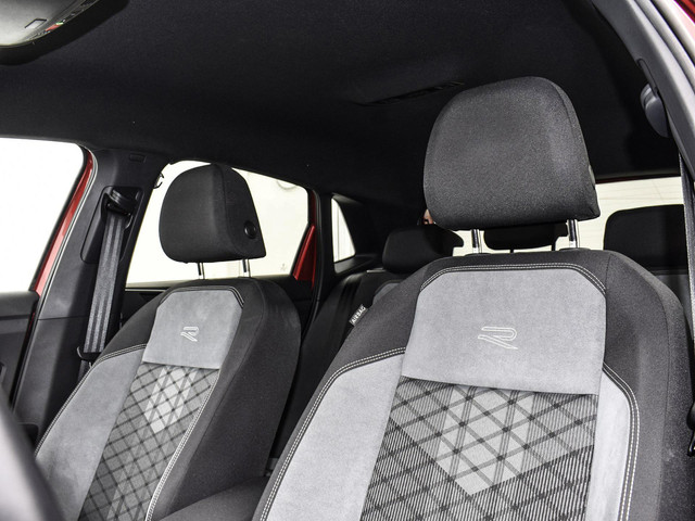 Volkswagen Polo 1.0 TSI 95PK DSG R-Line · Apple Android Car Play · Camera · Clima · Navigatie · Draadloos laden · Getint glas · Garantie t m 22-