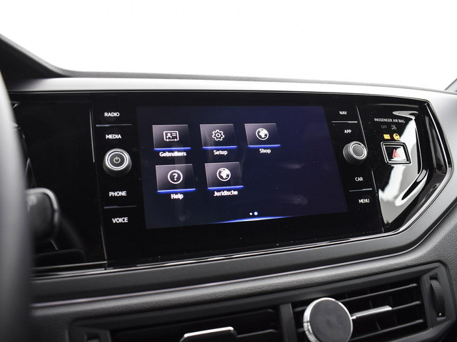 Volkswagen Polo 1.0 TSI 95PK DSG R-Line · Apple Android Car Play · Camera · Clima · Navigatie · Draadloos laden · Getint glas · Garantie t m 22-