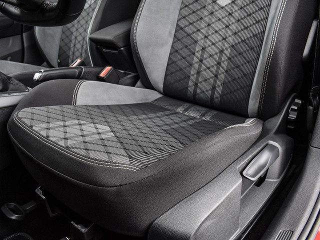 Volkswagen Polo 1.0 TSI 95PK DSG R-Line · Apple Android Car Play · Camera · Clima · Navigatie · Draadloos laden · Getint glas · Garantie t m 22-