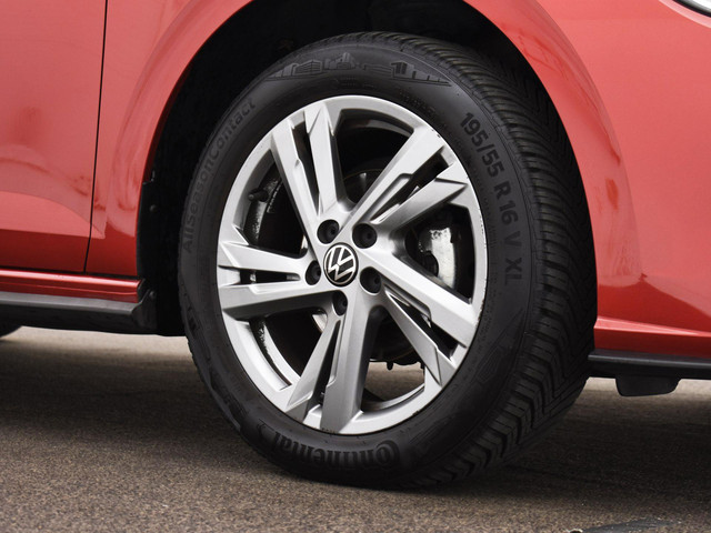 Volkswagen Polo 1.0 TSI 95PK DSG R-Line · Apple Android Car Play · Camera · Clima · Navigatie · Draadloos laden · Getint glas · Garantie t m 22-