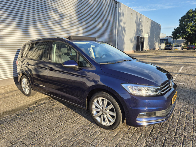 volkswagen-touran-1.5-tsi-automaat-comfortline-business-7p-led-panorama-nav-camera