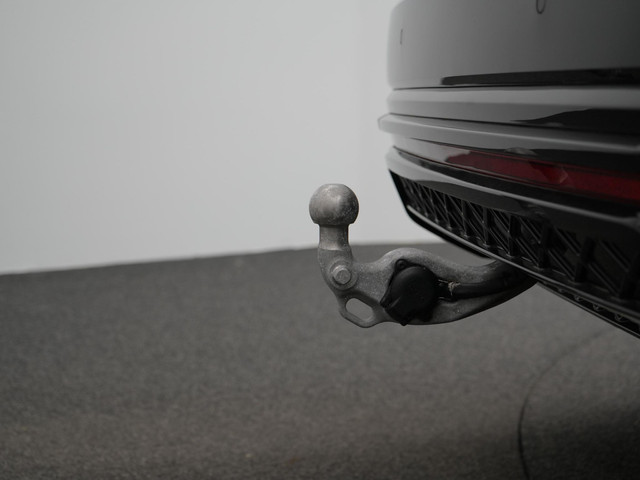 Volkswagen Touareg 3.0 TSi 462 pk tiptronic eHybrid 4MOTION | Panoramadak | Trekhaak | Puglia Leder | Nachtzicht | Head-Up Display | Geheugenstoele