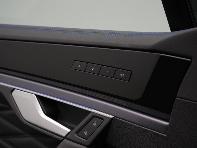 Volkswagen Touareg 3.0 TSi 462 pk tiptronic eHybrid 4MOTION | Panoramadak | Trekhaak | Puglia Leder | Nachtzicht | Head-Up Display | Geheugenstoele