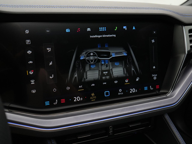 Volkswagen Touareg 3.0 TSi 462 pk tiptronic eHybrid 4MOTION | Panoramadak | Trekhaak | Puglia Leder | Nachtzicht | Head-Up Display | Geheugenstoele