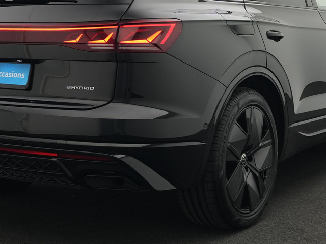 Volkswagen Touareg 3.0 TSi 462 pk tiptronic eHybrid 4MOTION | Panoramadak | Trekhaak | Puglia Leder | Nachtzicht | Head-Up Display | Geheugenstoele