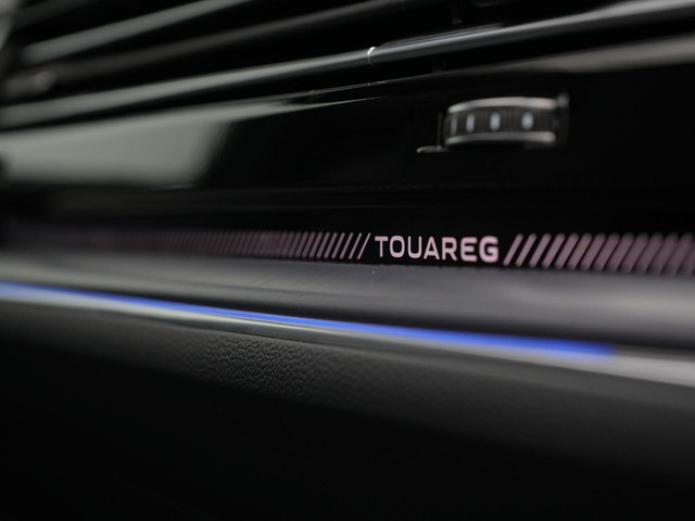 Volkswagen Touareg 3.0 TSi 462 pk tiptronic eHybrid 4MOTION | Panoramadak | Trekhaak | Puglia Leder | Nachtzicht | Head-Up Display | Geheugenstoele