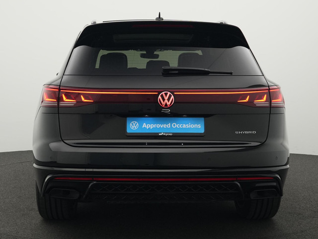 Volkswagen Touareg 3.0 TSi 462 pk tiptronic eHybrid 4MOTION | Panoramadak | Trekhaak | Puglia Leder | Nachtzicht | Head-Up Display | Geheugenstoele
