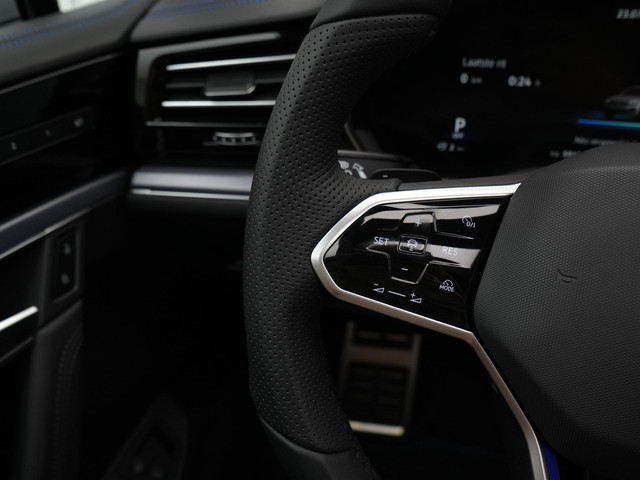 Volkswagen Touareg 3.0 TSi 462 pk tiptronic eHybrid 4MOTION | Panoramadak | Trekhaak | Puglia Leder | Nachtzicht | Head-Up Display | Geheugenstoele