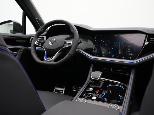 Volkswagen Touareg 3.0 TSi 462 pk tiptronic eHybrid 4MOTION | Panoramadak | Trekhaak | Puglia Leder | Nachtzicht | Head-Up Display | Geheugenstoele