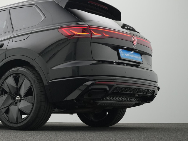 Volkswagen Touareg 3.0 TSi 462 pk tiptronic eHybrid 4MOTION | Panoramadak | Trekhaak | Puglia Leder | Nachtzicht | Head-Up Display | Geheugenstoele