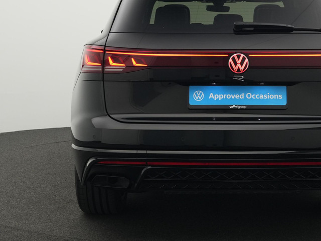 Volkswagen Touareg 3.0 TSi 462 pk tiptronic eHybrid 4MOTION | Panoramadak | Trekhaak | Puglia Leder | Nachtzicht | Head-Up Display | Geheugenstoele