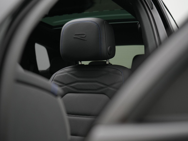 Volkswagen Touareg 3.0 TSi 462 pk tiptronic eHybrid 4MOTION | Panoramadak | Trekhaak | Puglia Leder | Nachtzicht | Head-Up Display | Geheugenstoele