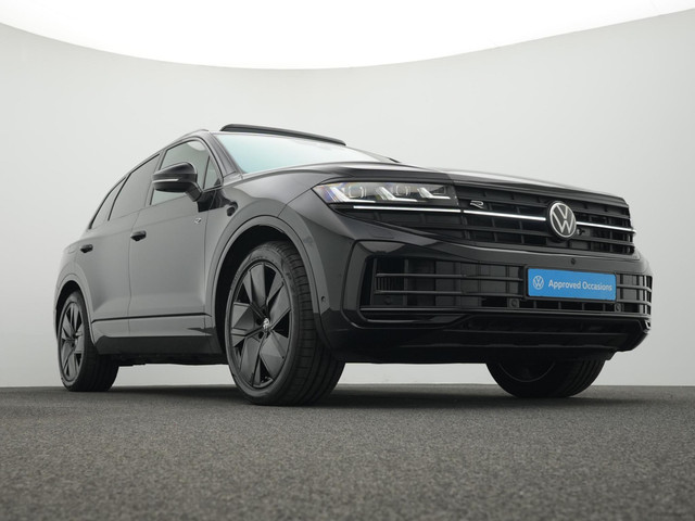 Volkswagen Touareg 3.0 TSi 462 pk tiptronic eHybrid 4MOTION | Panoramadak | Trekhaak | Puglia Leder | Nachtzicht | Head-Up Display | Geheugenstoele