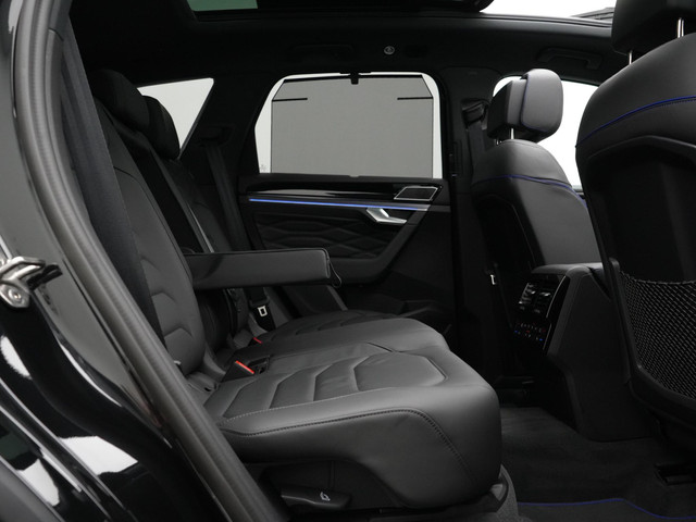 Volkswagen Touareg 3.0 TSi 462 pk tiptronic eHybrid 4MOTION | Panoramadak | Trekhaak | Puglia Leder | Nachtzicht | Head-Up Display | Geheugenstoele
