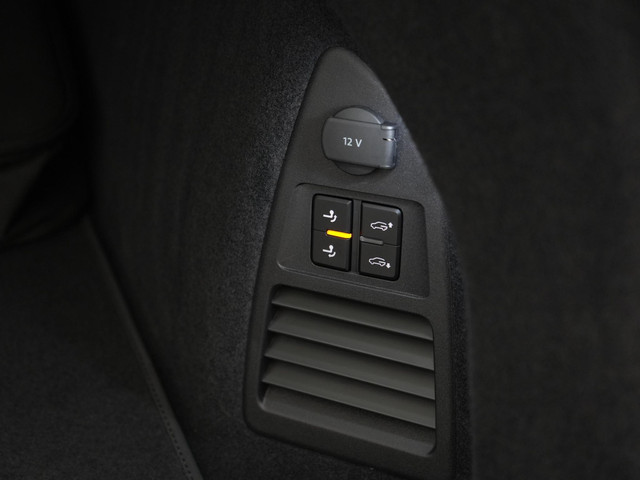 Volkswagen Touareg 3.0 TSi 462 pk tiptronic eHybrid 4MOTION | Panoramadak | Trekhaak | Puglia Leder | Nachtzicht | Head-Up Display | Geheugenstoele