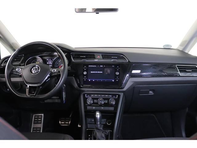 Volkswagen Touran 1.4 TSI Connected Series, R-line, 7-Persoons, Trekhaak, Apple Carplay Andriod auto, ACC,