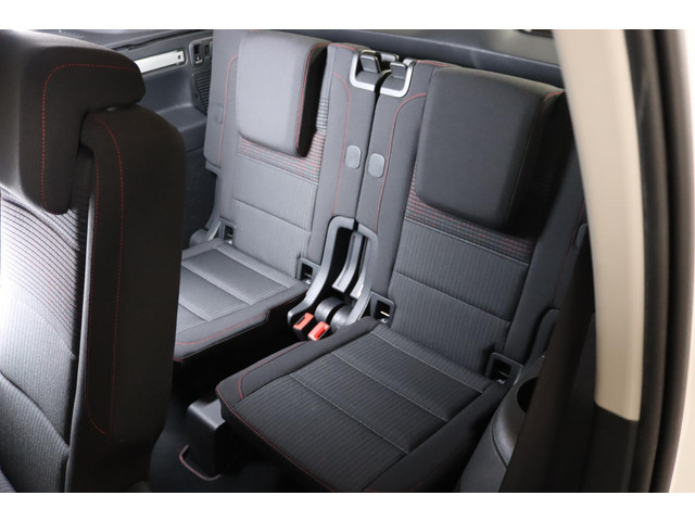 Volkswagen Touran 1.4 TSI Connected Series, R-line, 7-Persoons, Trekhaak, Apple Carplay Andriod auto, ACC,