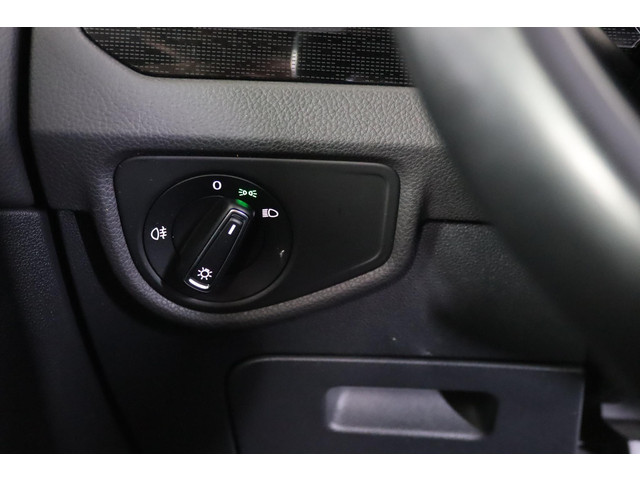 Volkswagen Touran 1.4 TSI Connected Series, R-line, 7-Persoons, Trekhaak, Apple Carplay Andriod auto, ACC,