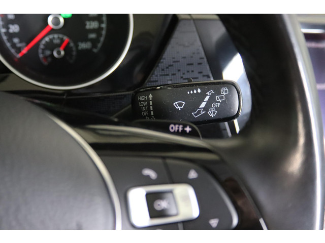 Volkswagen Touran 1.4 TSI Connected Series, R-line, 7-Persoons, Trekhaak, Apple Carplay Andriod auto, ACC,