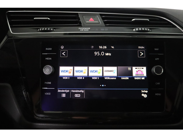 Volkswagen Touran 1.4 TSI Connected Series, R-line, 7-Persoons, Trekhaak, Apple Carplay Andriod auto, ACC,
