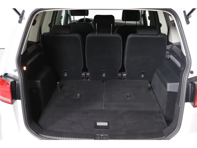 Volkswagen Touran 1.4 TSI Connected Series, R-line, 7-Persoons, Trekhaak, Apple Carplay Andriod auto, ACC,