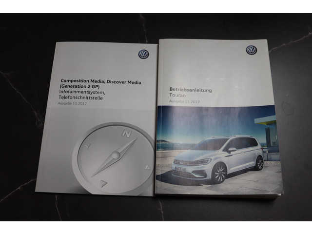 Volkswagen Touran 1.4 TSI Connected Series, R-line, 7-Persoons, Trekhaak, Apple Carplay Andriod auto, ACC,