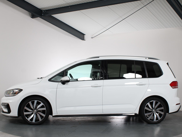 volkswagen-touran-1.4-tsi-connected-series--r-line--7-persoons--trekhaak--apple-carplay--andriod-auto--acc-