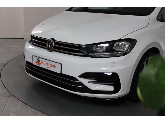Volkswagen Touran 1.4 TSI Connected Series, R-line, 7-Persoons, Trekhaak, Apple Carplay Andriod auto, ACC,