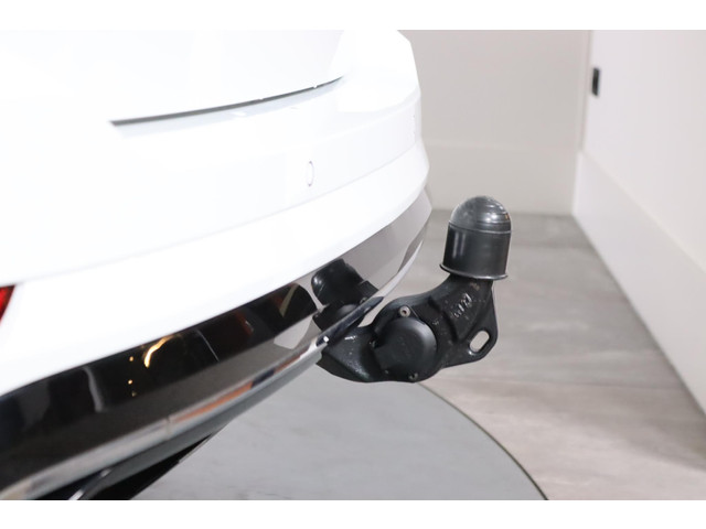 Volkswagen Touran 1.4 TSI Connected Series, R-line, 7-Persoons, Trekhaak, Apple Carplay Andriod auto, ACC,