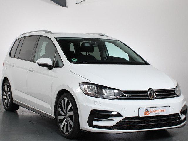 Volkswagen Touran 1.4 TSI Connected Series, R-line, 7-Persoons, Trekhaak, Apple Carplay Andriod auto, ACC,