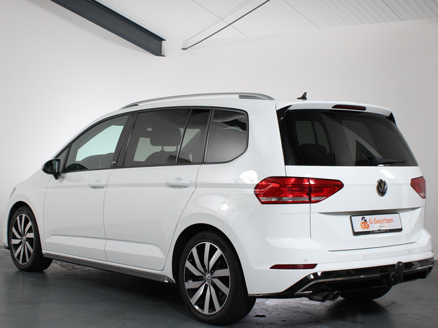 Volkswagen Touran 1.4 TSI Connected Series, R-line, 7-Persoons, Trekhaak, Apple Carplay Andriod auto, ACC,
