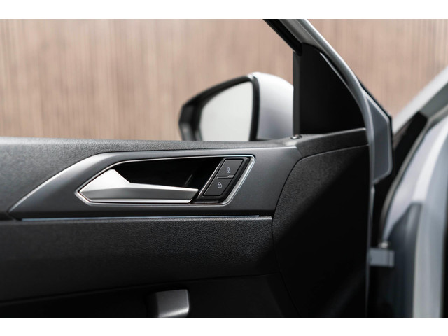 Volkswagen Polo 1.0 TSI R-Line DSG IQ PANO