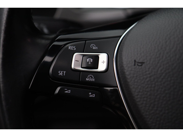 Volkswagen Touran 1.4 TSI 7p PANODAK ADAPT CRUISE TREKHAAK ELEK CAMERA