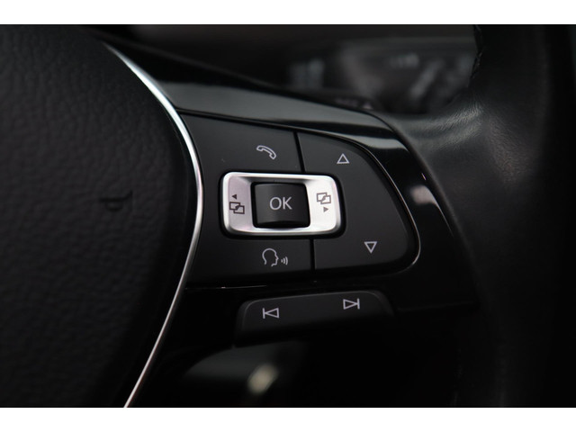 Volkswagen Touran 1.4 TSI 7p PANODAK ADAPT CRUISE TREKHAAK ELEK CAMERA