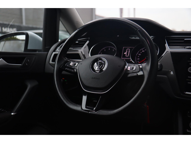 Volkswagen Touran 1.4 TSI 7p PANODAK ADAPT CRUISE TREKHAAK ELEK CAMERA