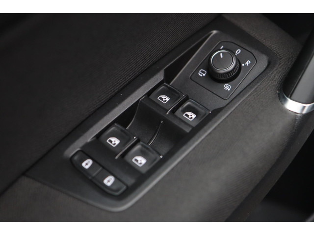 Volkswagen Touran 1.4 TSI 7p PANODAK ADAPT CRUISE TREKHAAK ELEK CAMERA