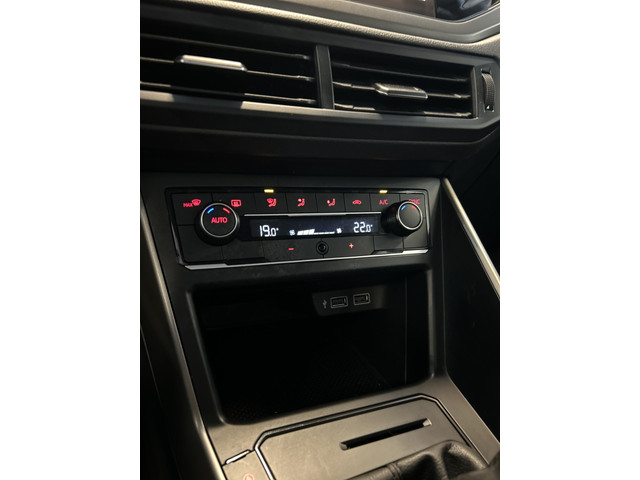 Volkswagen Polo 1.0 TSI Highline | Digital dashboard | Automatisch inparkeren | Achteruitrijcamera | Adaptieve cruise control | Parkeersensoren