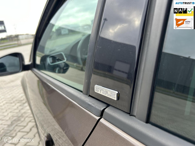 Volkswagen Polo 1.2-12V BlueMotion STYLE CARPLAY STOELV APK