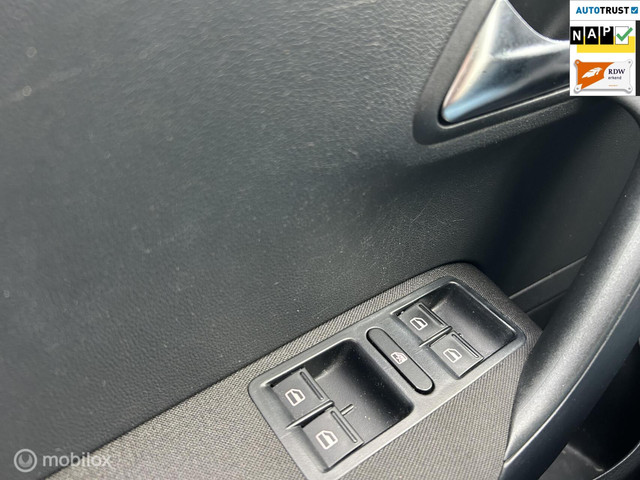 Volkswagen Polo 1.2-12V BlueMotion STYLE CARPLAY STOELV APK