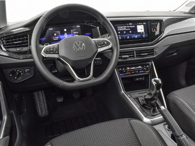 Volkswagen Polo Life Edition 1.0 TSI 95 pk 5 versn. Hand · Achteruitrijcamera · Parkeersensor achter · Velgen 'essex', 15 inch lichtmetaal ·