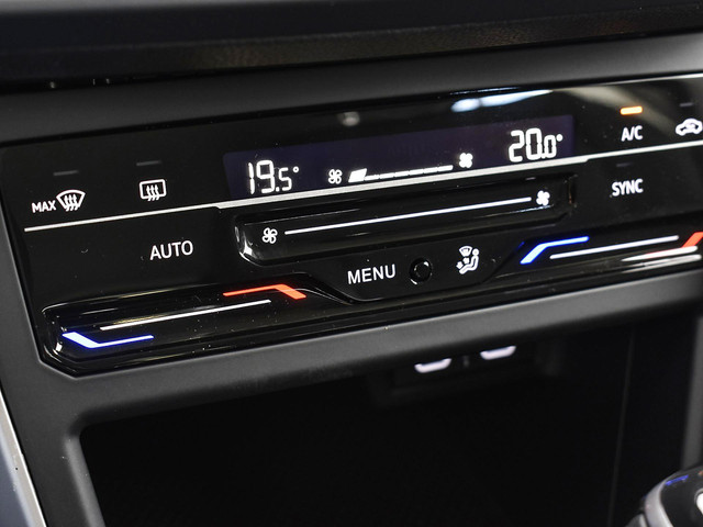 Volkswagen Polo Life Edition 1.0 TSI 95 pk 5 versn. Hand · Achteruitrijcamera · Parkeersensor achter · Velgen 'essex', 15 inch lichtmetaal ·