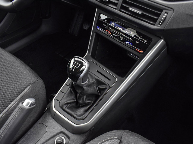 Volkswagen Polo Life Edition 1.0 TSI 95 pk 5 versn. Hand · Achteruitrijcamera · Parkeersensor achter · Velgen 'essex', 15 inch lichtmetaal ·