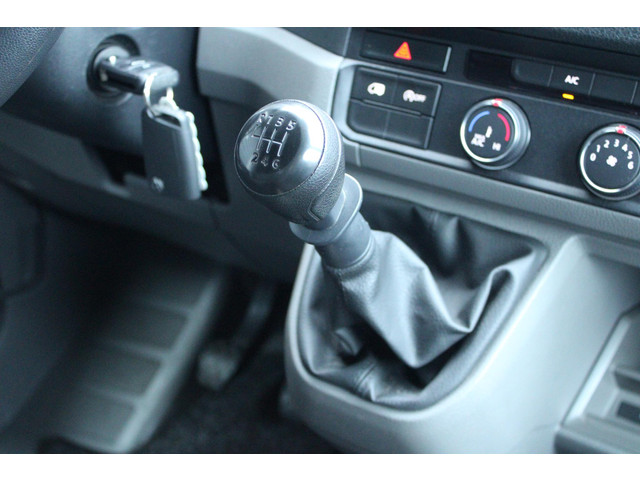 Volkswagen Crafter 30 2.0 TDI 140pk L3H3 Trekhaak Bijrijdersbank Navigatie