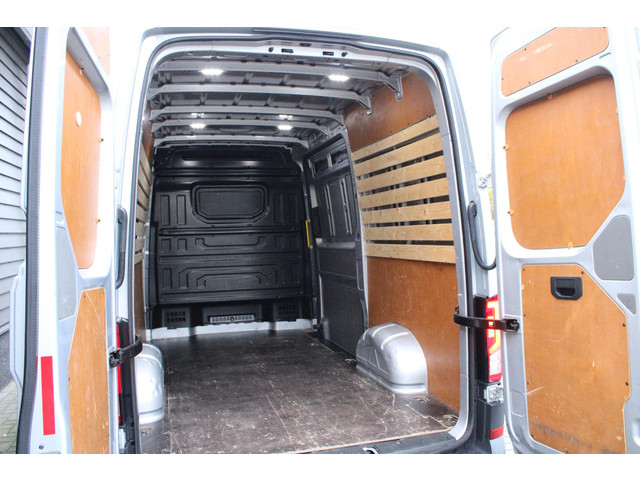 Volkswagen Crafter 30 2.0 TDI 140pk L3H3 Trekhaak Bijrijdersbank Navigatie